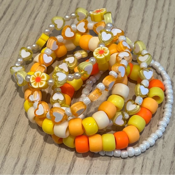 Girls teens beaded friendship bracelets stretchy stackable yellow orange white - Picture 3 of 11